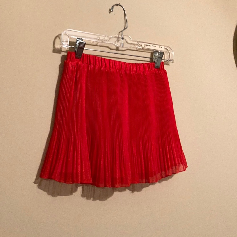 Red crepe frilly miniskirt